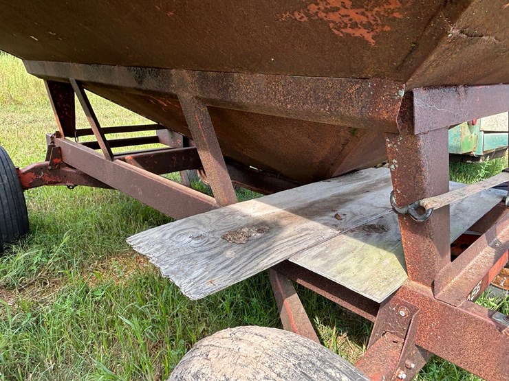 #2644-•-kelly-gravity-box-on-running-gear-image-9