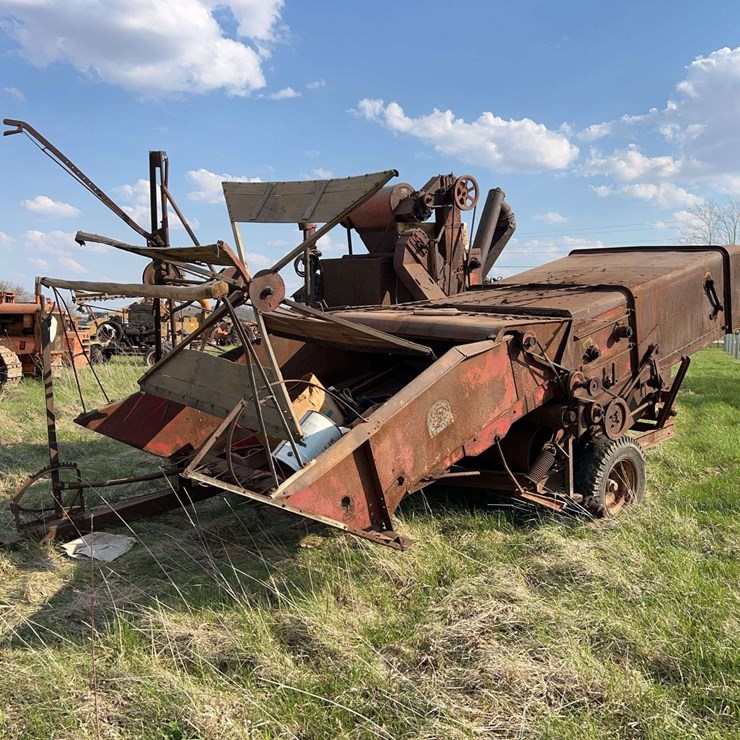 Huber Pull Type Combine