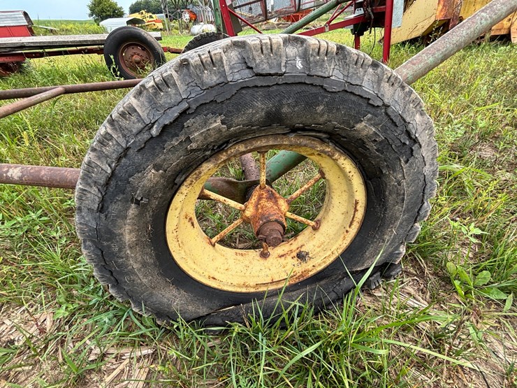john-deere-300-image-8
