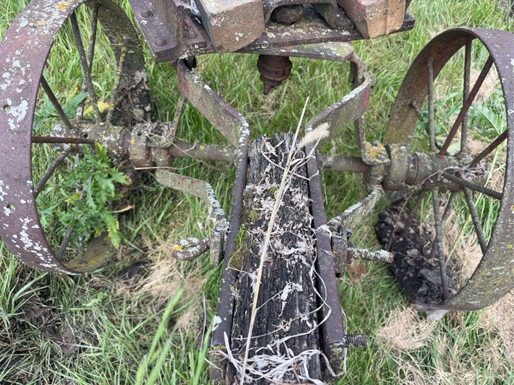 pull-type-road-grader-image-13