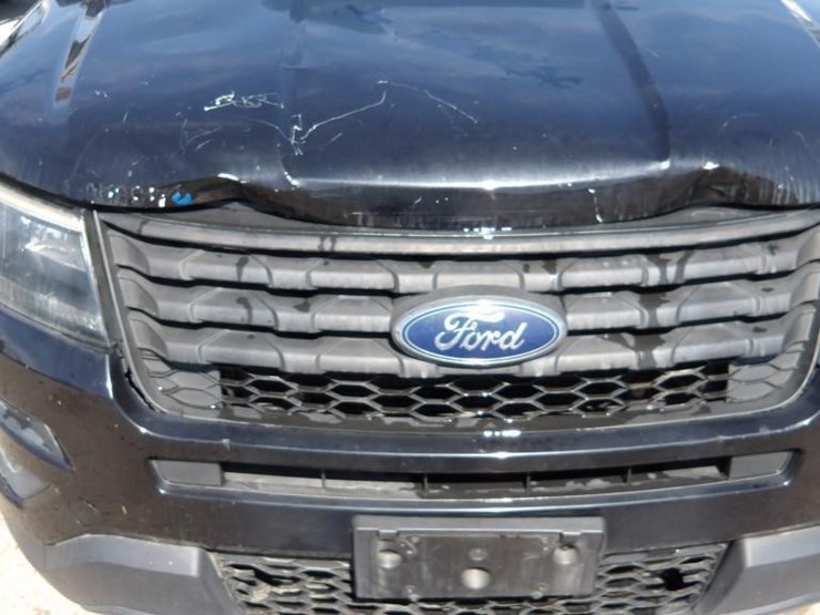 2019-ford-explorer-image-6