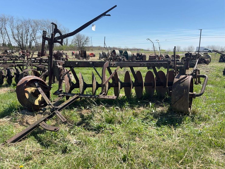 john-deere-disc-plow-image-11