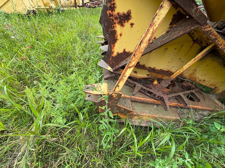new-holland-s717-image-58