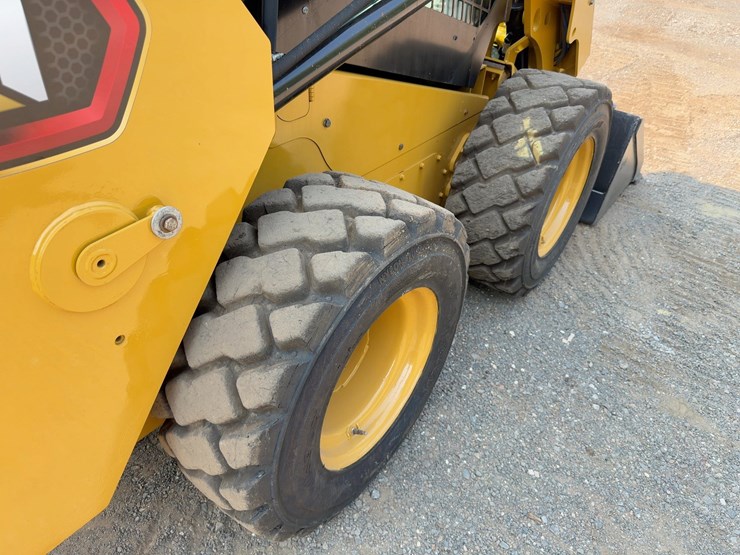 2020-caterpillar-236d3-image-13