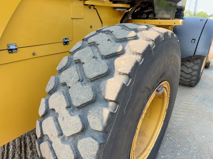 2015-caterpillar-938k-image-14