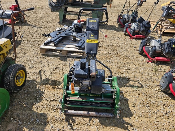 #30-•-john-deere-220a-greens-mower-image-7