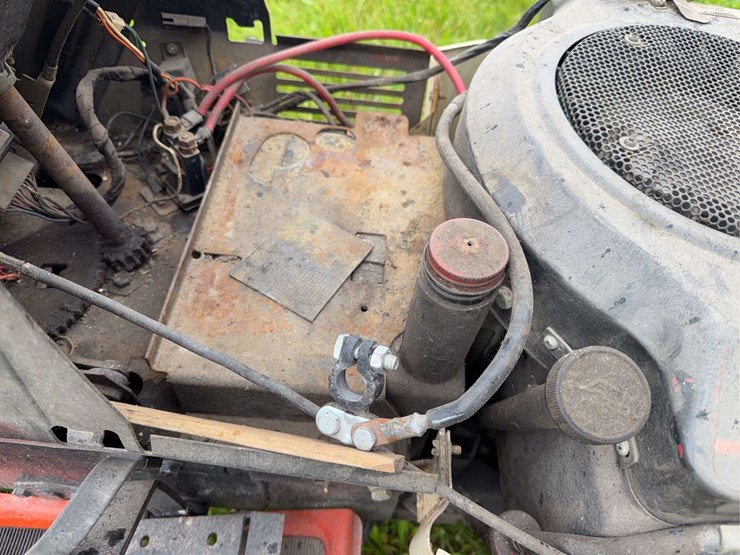 gilson-gt18he-garden-tractor-image-20