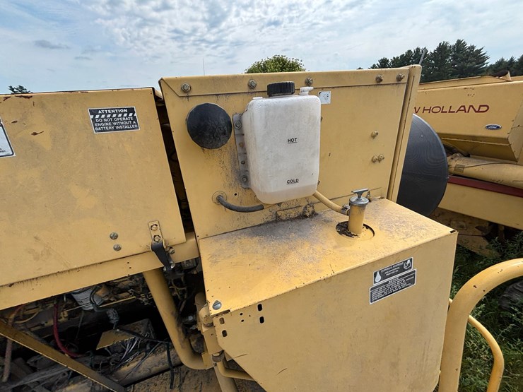 new-holland-tr98-image-56