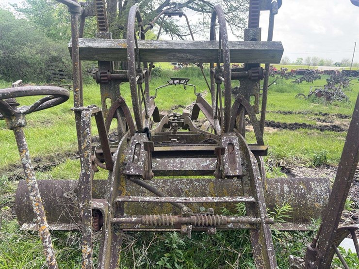 pull-type-road-grader-image-29