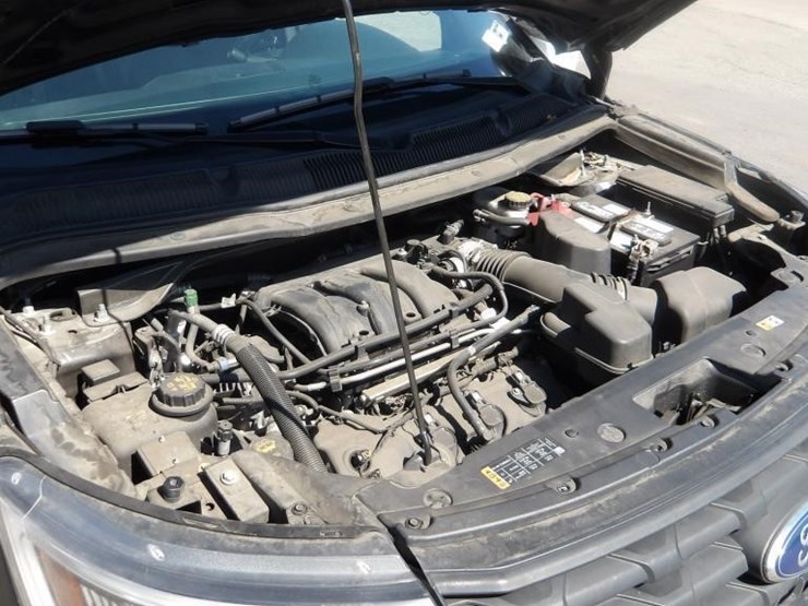 2019-ford-explorer-image-9
