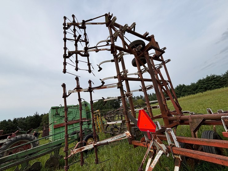 #2621-•-wil-rich-27'-field-cultivator-image-24