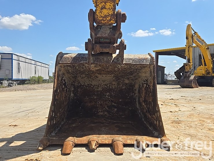 2023-komatsu-pc360-lc-11-image-22