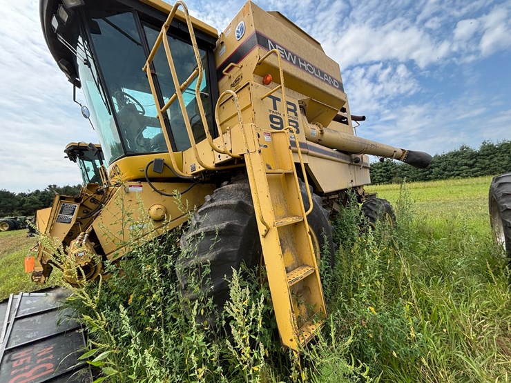 new-holland-tr98-image-21