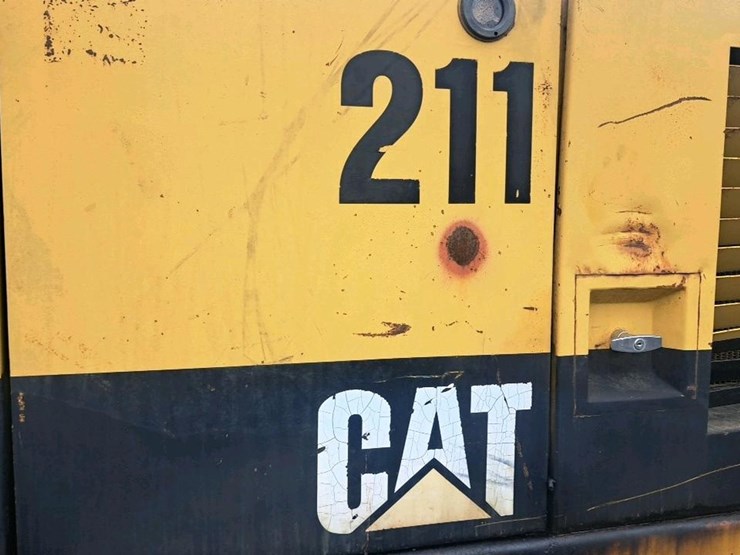 caterpillar-211-image-11