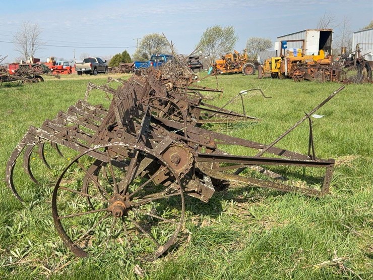 ihc-7ft-field-cultivator-image-2