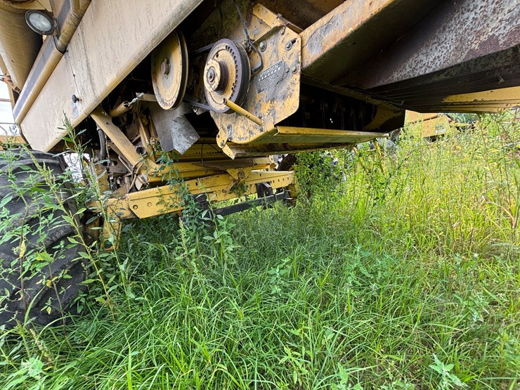 new-holland-tr98-image-49