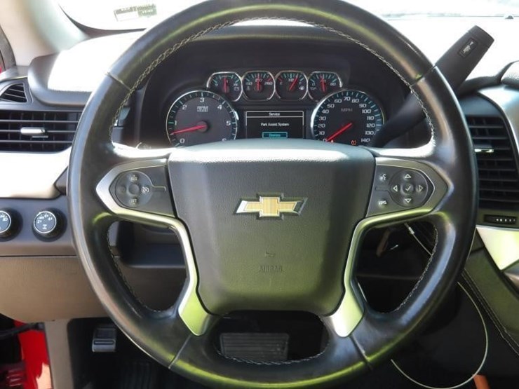 2016-chevrolet-suburban-image-15
