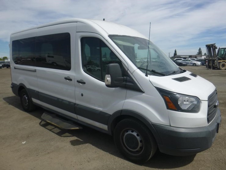 2018-ford-350-image-2