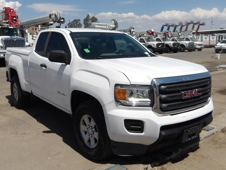 2016-gmc-canyon-image-2