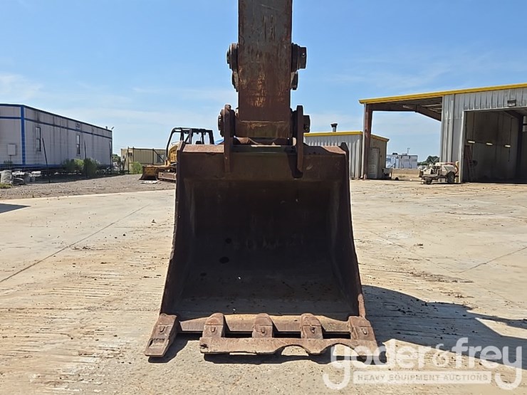 2011-deere-450d-lc-image-22
