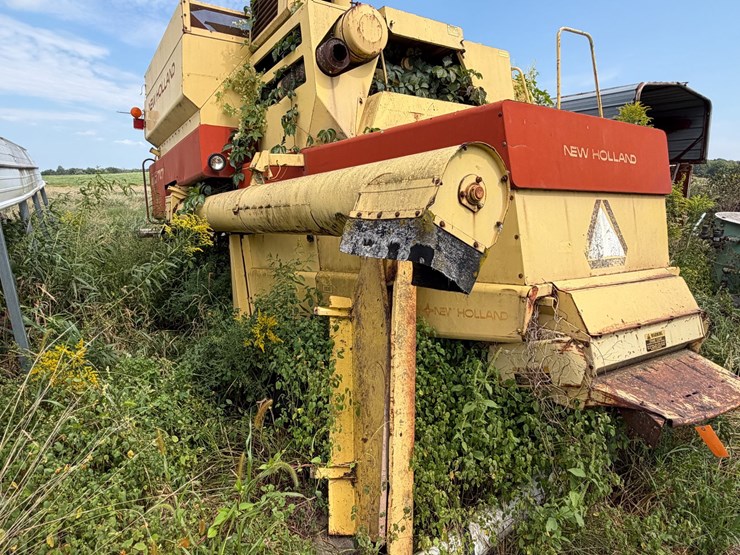 new-holland-tr70-image-11