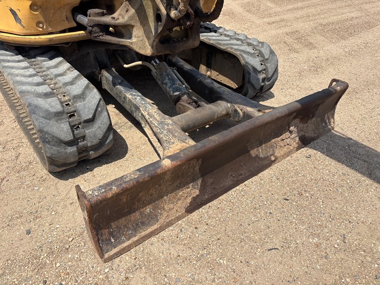 2017-deere-60g-image-13
