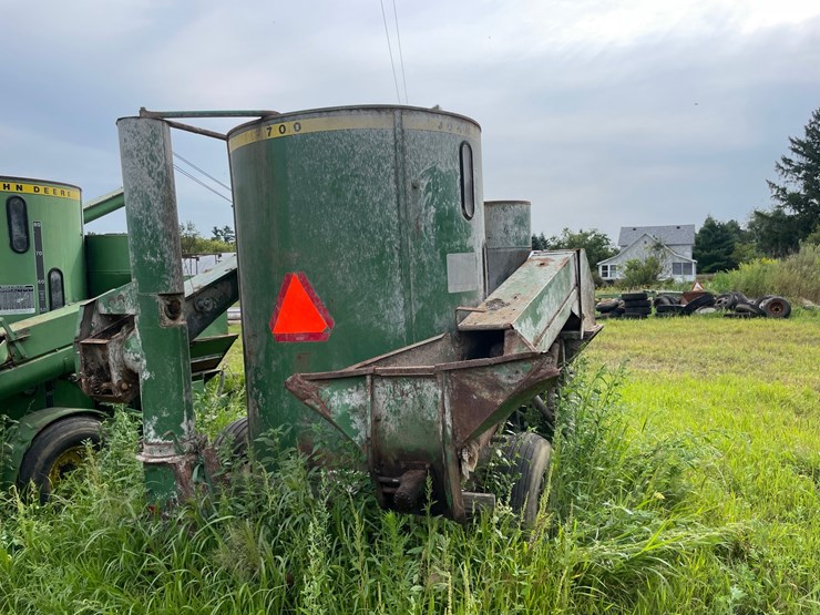 john-deere-700-image-4