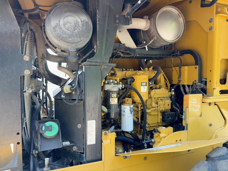 2015-caterpillar-938k-image-20