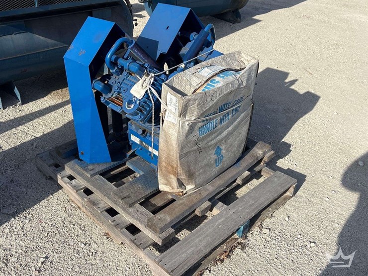 qunicy-qt25u-horizontal-duplex-air-compressor-w/-attachment-head-image-7