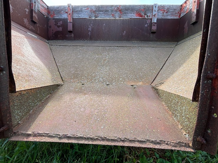 #2644-•-kelly-gravity-box-on-running-gear-image-23
