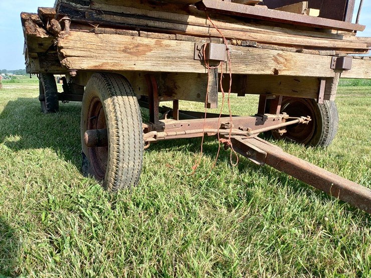 wagon-with-flare-box-image-5