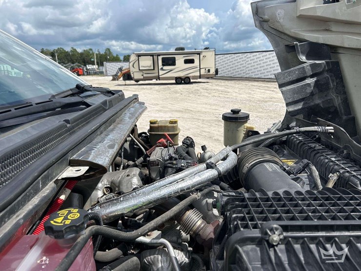 2019-chevrolet-silverado-5500hd-image-11