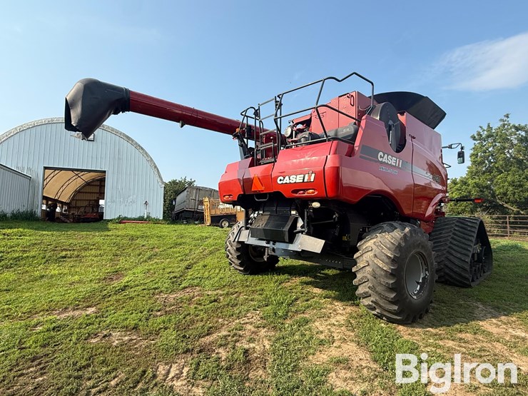 2010-case-ih-8120-image-5