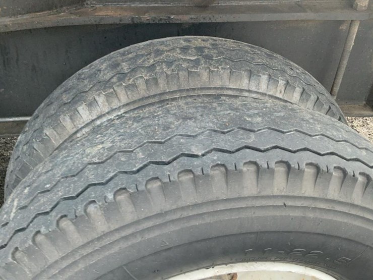 2015-deere-335d-image-82