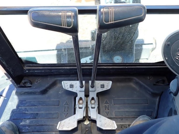 2021-bobcat-e26-image-22