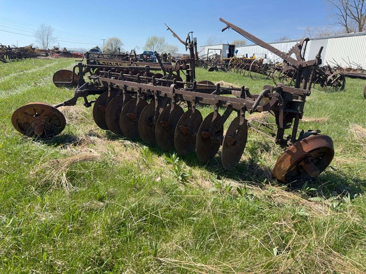 john-deere-disc-plow-image-2