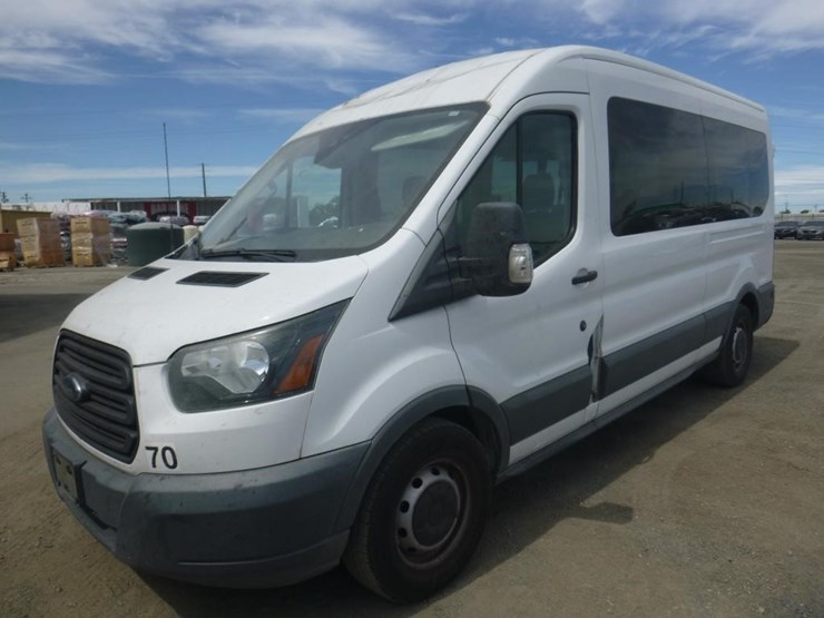 2017-ford-350-image-1