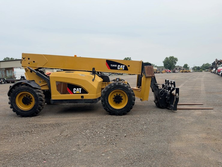 2014-caterpillar-tl943c-image-6