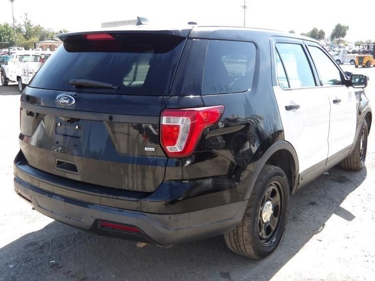 2019-ford-explorer-image-4