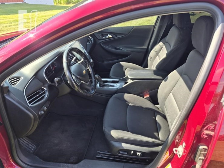 2018-chevrolet-malibu-image-10