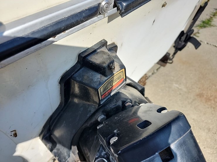 16ft-rinker-fish-&-ski-boat-image-6