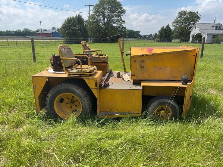 united-tractor-company-tug-image-4