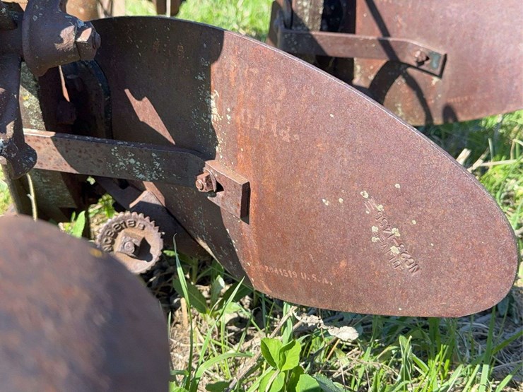 oliver-four-bottom-plow-image-29