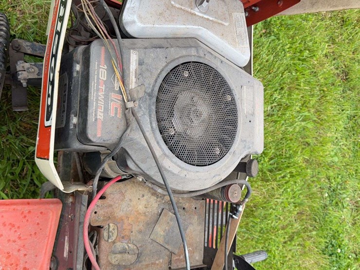 gilson-gt18he-garden-tractor-image-13