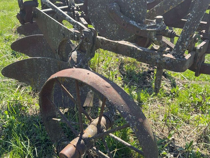 oliver-four-bottom-plow-image-20
