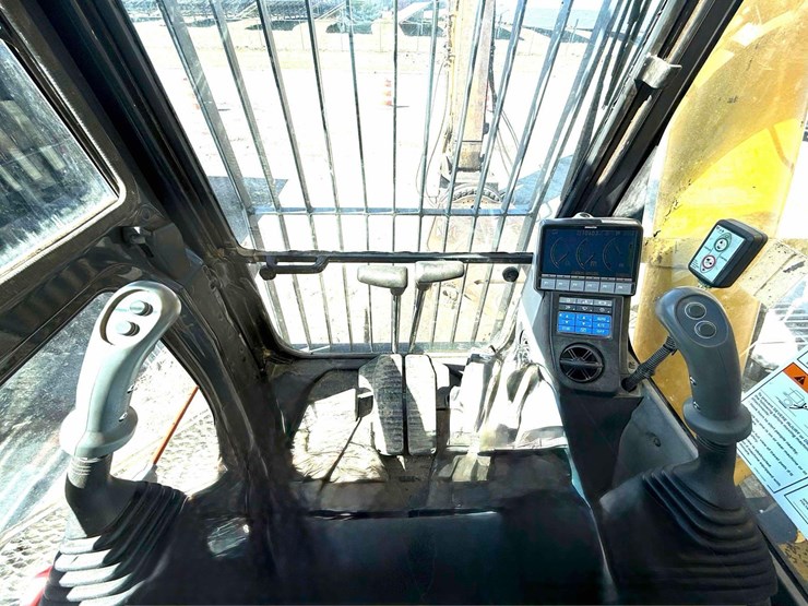 2014-komatsu-pc650-image-23