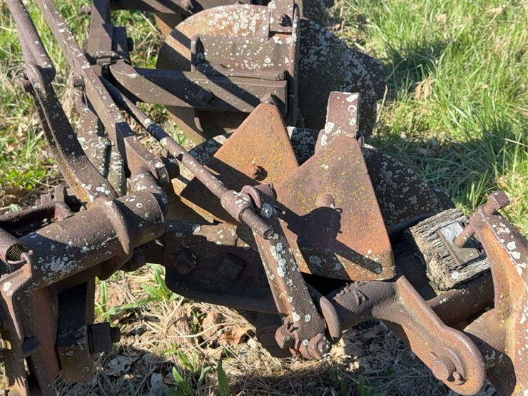 oliver-three-blade-pull-type-disk-plow-image-8