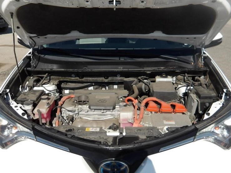 2017-toyota-rav4-image-12