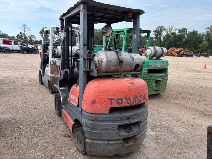 #2100-•-toyota-42-6fgcu25-forklift-image-2