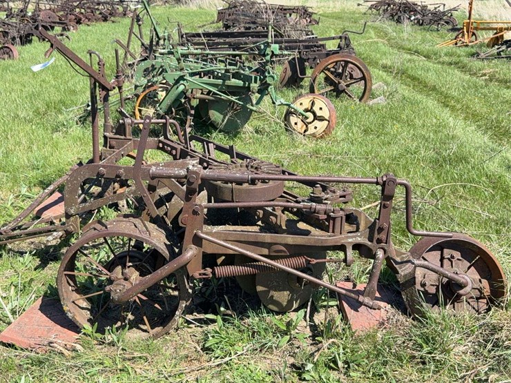 john-deere-disc-plow-image-8